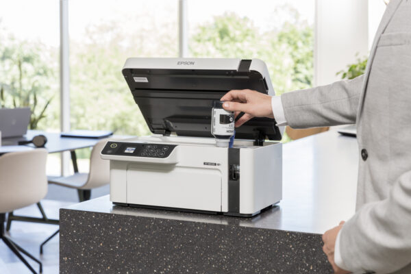 Epson EcoTank M2120 Imprimante multifonction monochrome à réservoirs rechargeables (C11CJ18403) – Image 7