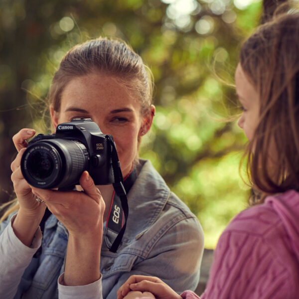 Reflex Canon EOS 250D + objectif EF-S 18-55mm f/4-5.6 IS STM (3454C002AA) – Image 13