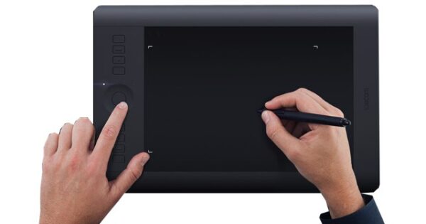 Tablette graphique professionnelle multi-touch Wacom Intuos Pro Medium (PTH-651-FRNL) – Image 7