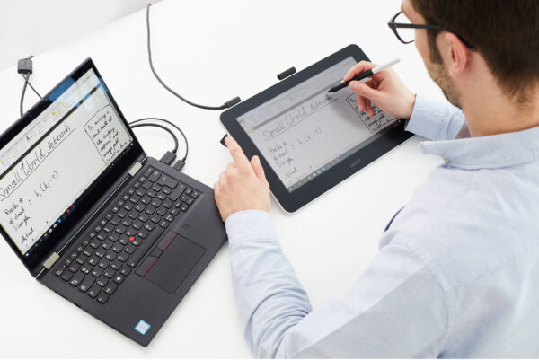Prix Écran interactif à stylet Wacom One 13 DTC133 - Tablette Graphique avec écran 13,3" (DTC133W0B) -  -  – Image 8