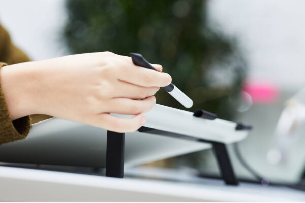 Écran interactif à stylet Wacom One 13 DTC133 - Tablette Graphique avec écran 13,3" – Image 9